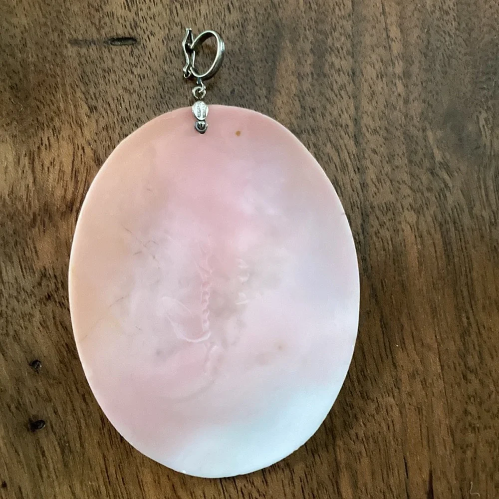 Vintage-Signed Carved Shell - Picture 2 of 11